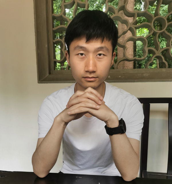 屈督清照片.jpg